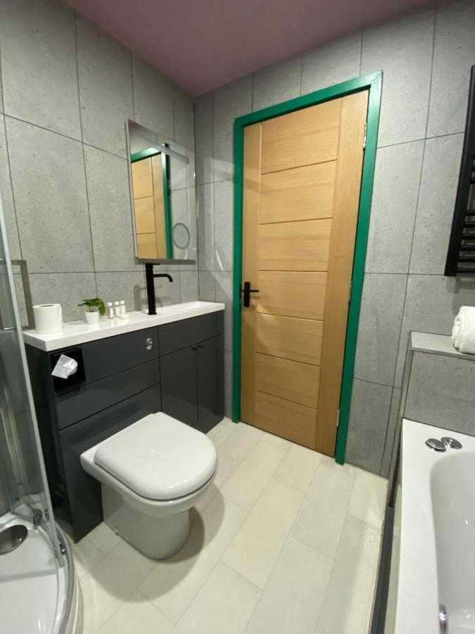 Aaron Wise - 51 Fitzhamon Apartments كارديف المظهر الخارجي الصورة