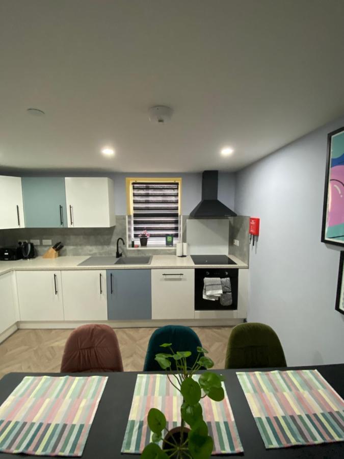 Aaron Wise - 51 Fitzhamon Apartments كارديف المظهر الخارجي الصورة