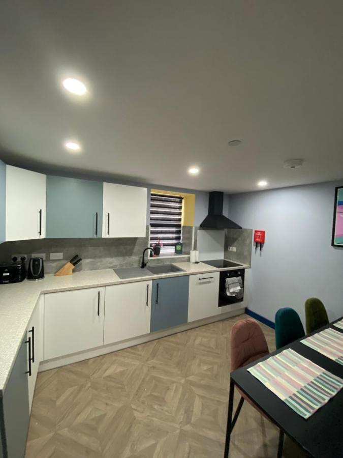 Aaron Wise - 51 Fitzhamon Apartments كارديف المظهر الخارجي الصورة
